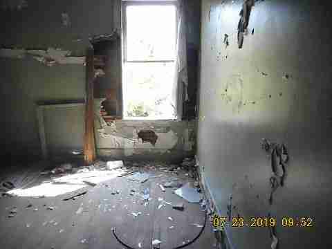 4400 St Clair (40)_m.jpg